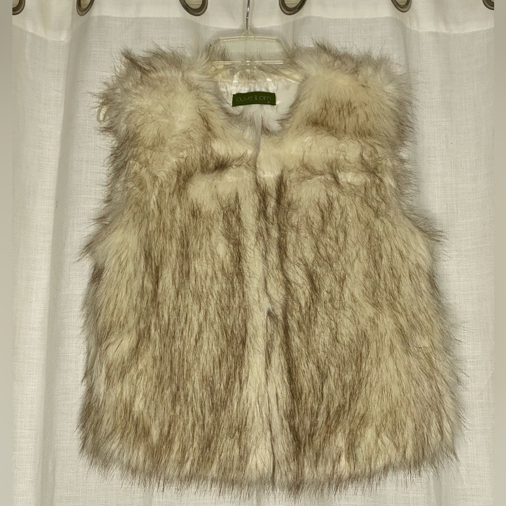 Faux Fur Women’s Vest in Cream